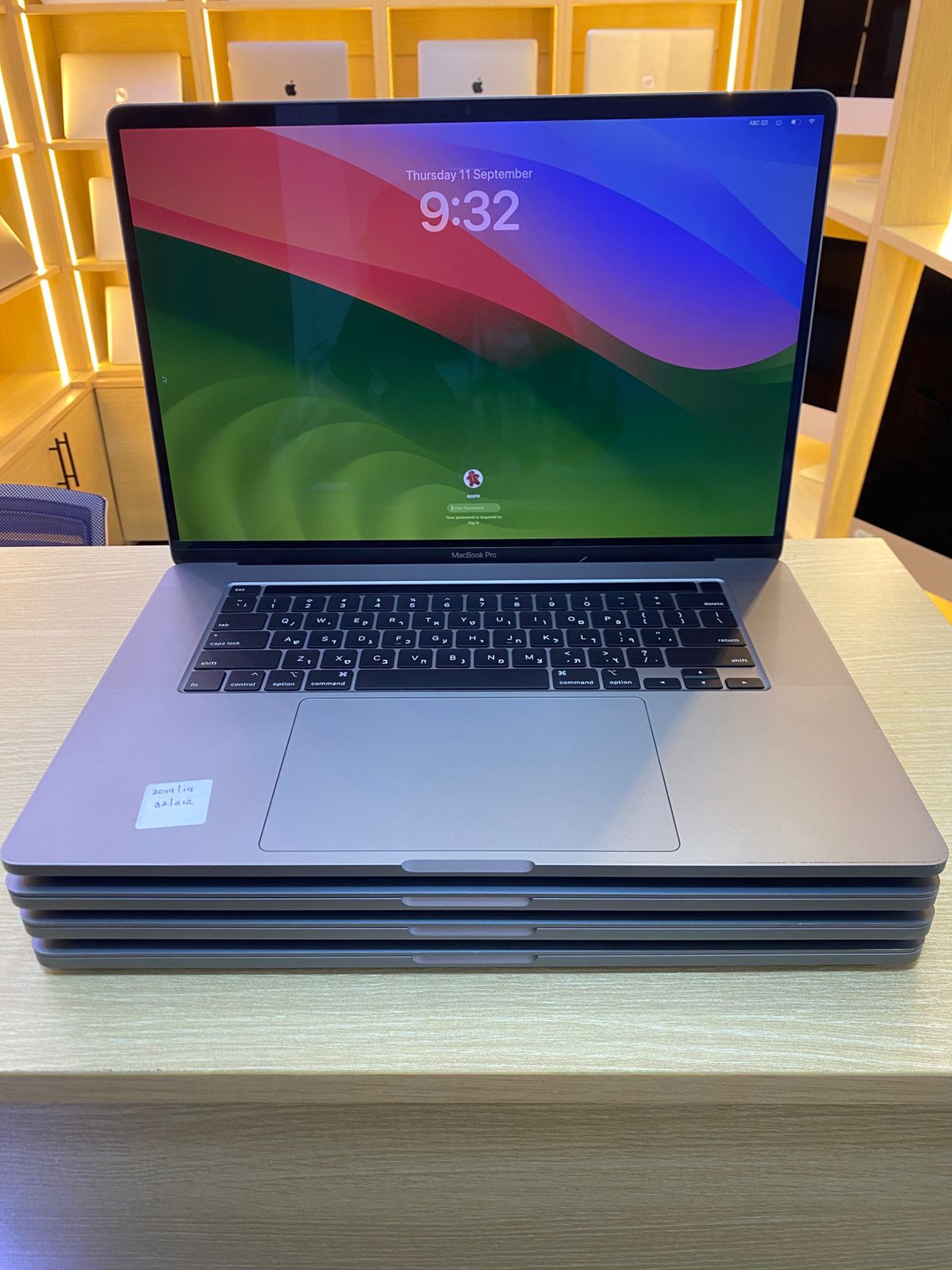 MacBook-Pro-2019-Core-i5-8GB-RAM-256GB-SSD.jpg MacBook Pro 2019 Core i9 32GB RAM 512GB SSD 16" Retina Display - Image 1